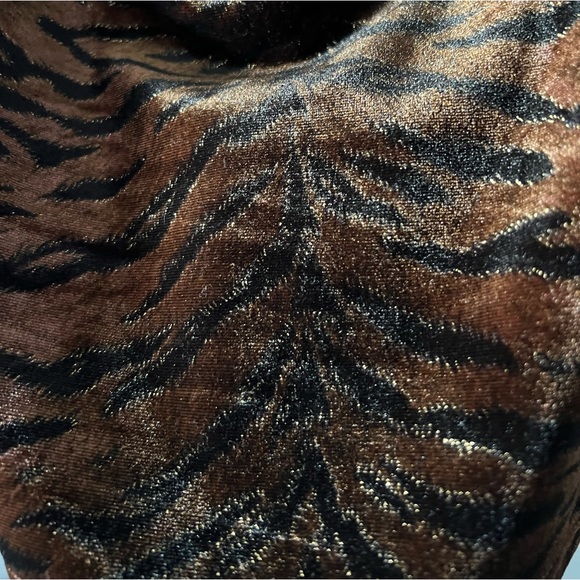 Velvet tiger stripe crop top - Picture 5 of 5